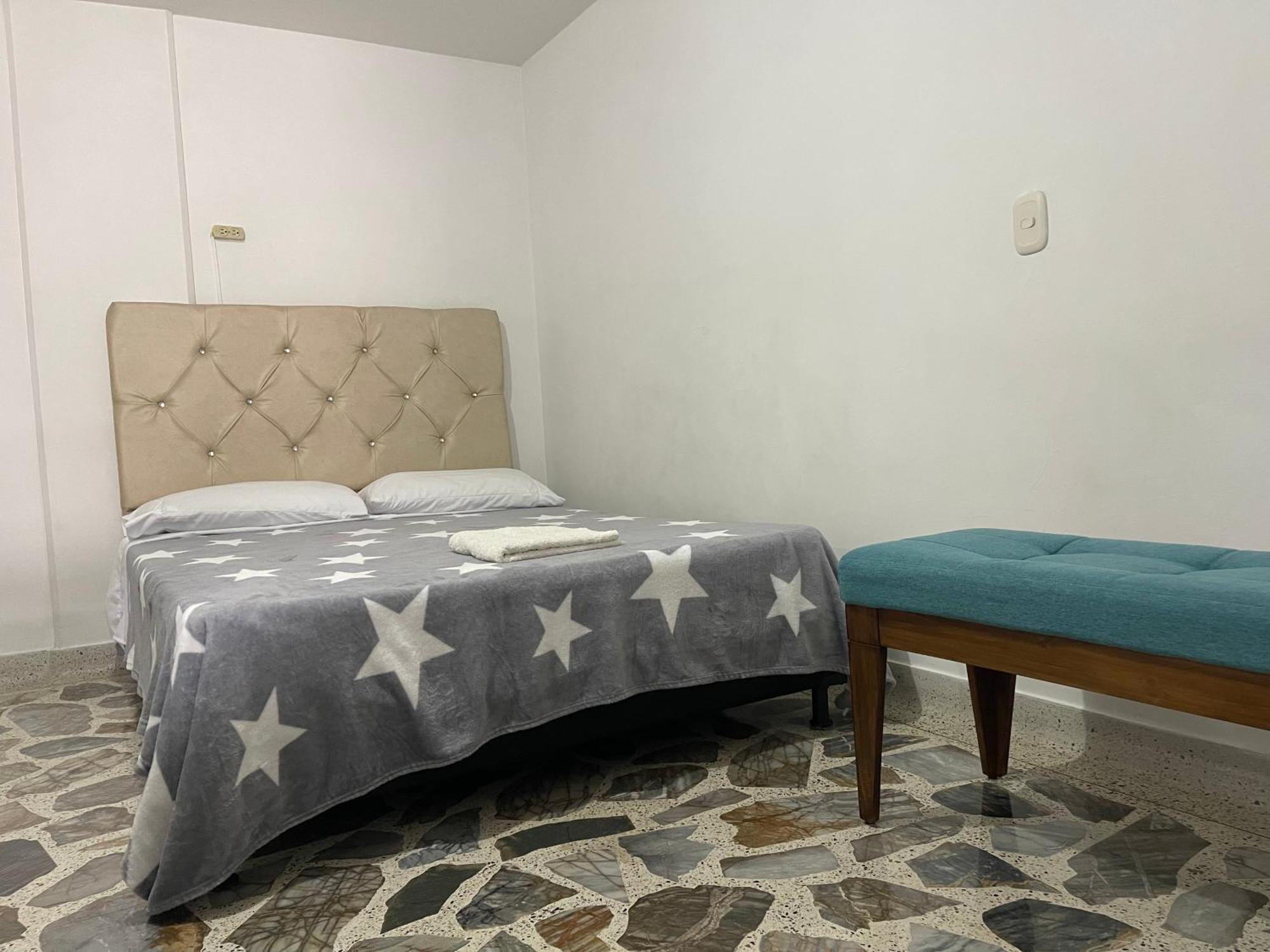 Apartamento Comodo En Laureles , Centrico Y Bien Ubicado Apto 301 *