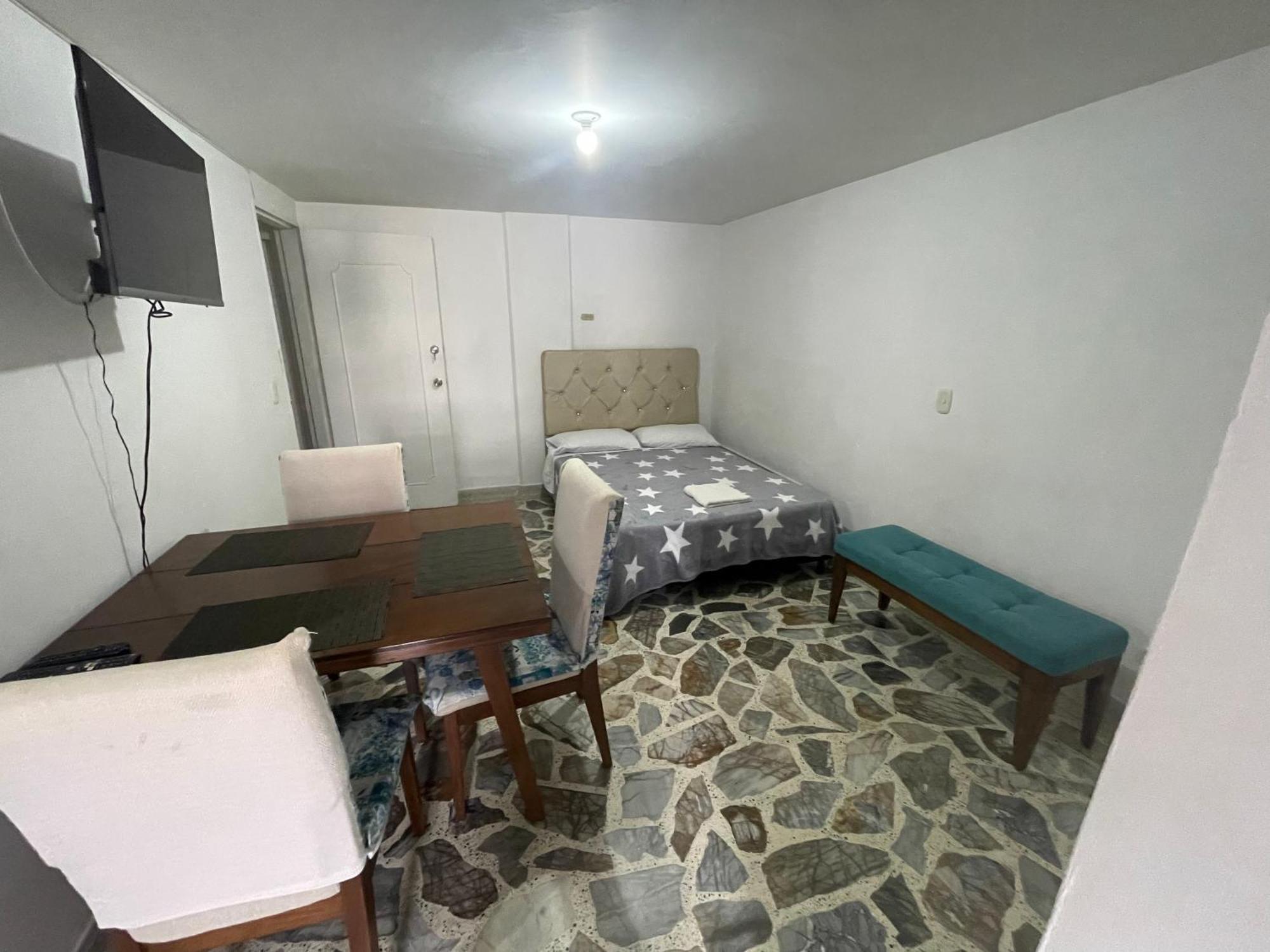 Apartamento Comodo En Laureles , Centrico Y Bien Ubicado Apto 301 * Medellín