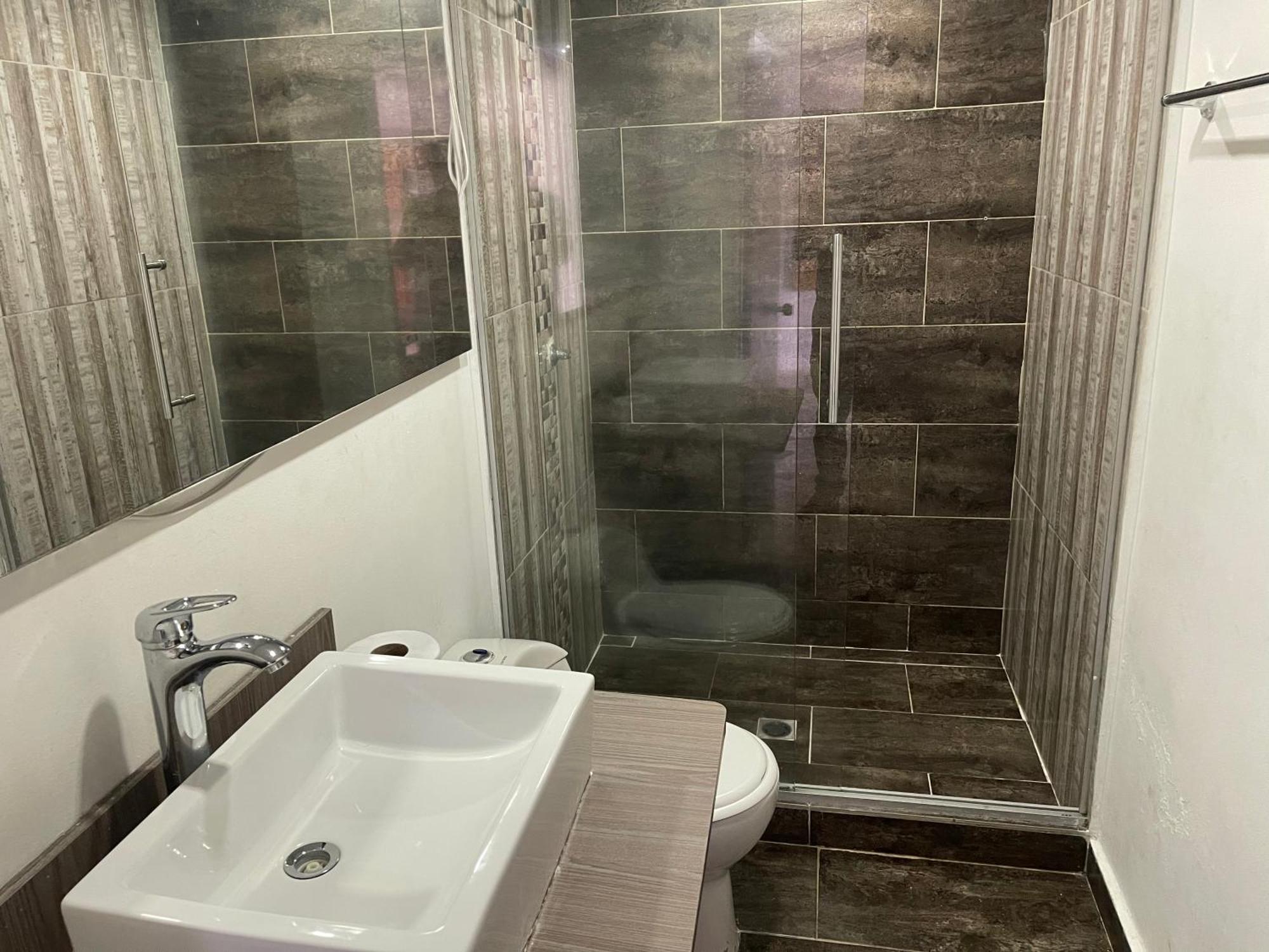 Apartamento Comodo En Laureles, Grande , Centrico , Bien Ubicado Apto303 Apartamento *