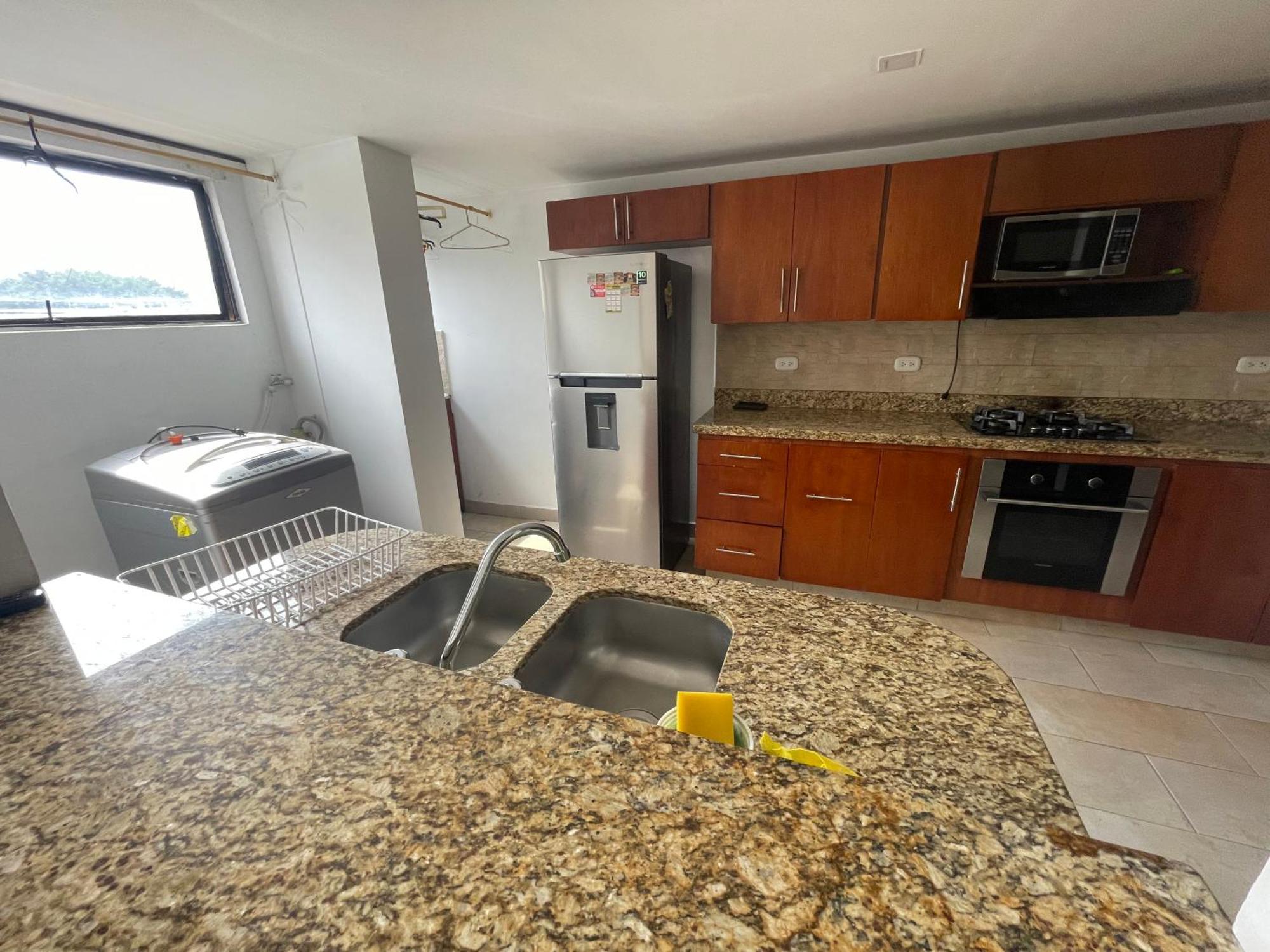 Apartamento Comodo En Laureles, Grande , Centrico , Bien Ubicado Apto303 * Medellín
