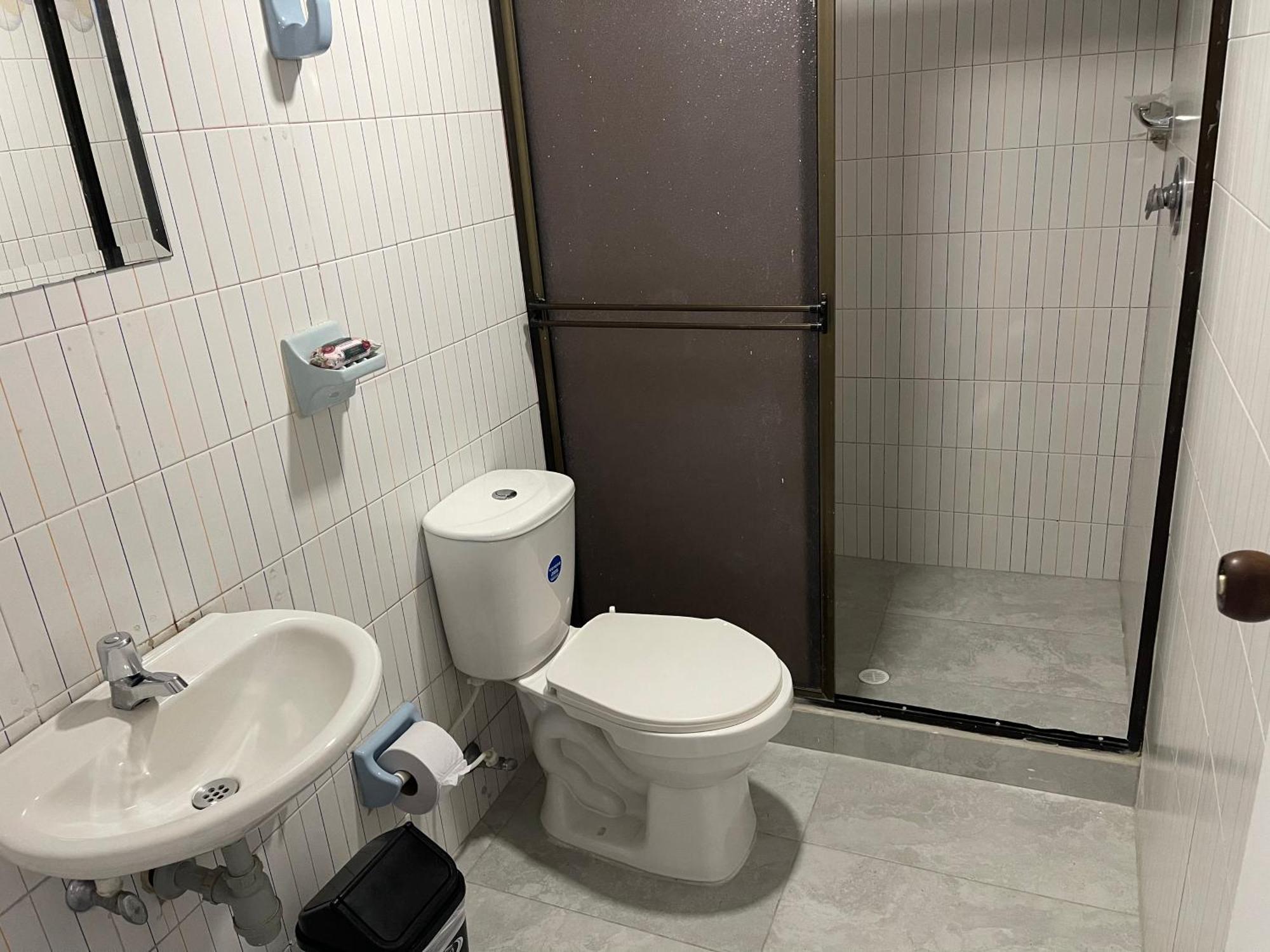 Apartamento Apartamento Comodo En Laureles , Centrico Y Bien Ubicado Apto 301 *