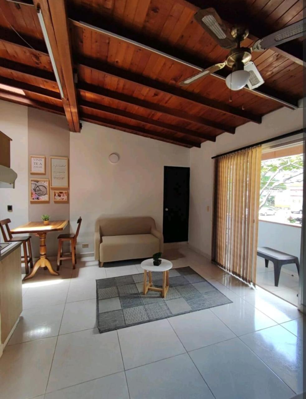 Apartamento Loft A Media Cuadra De La Estacion Floresta *