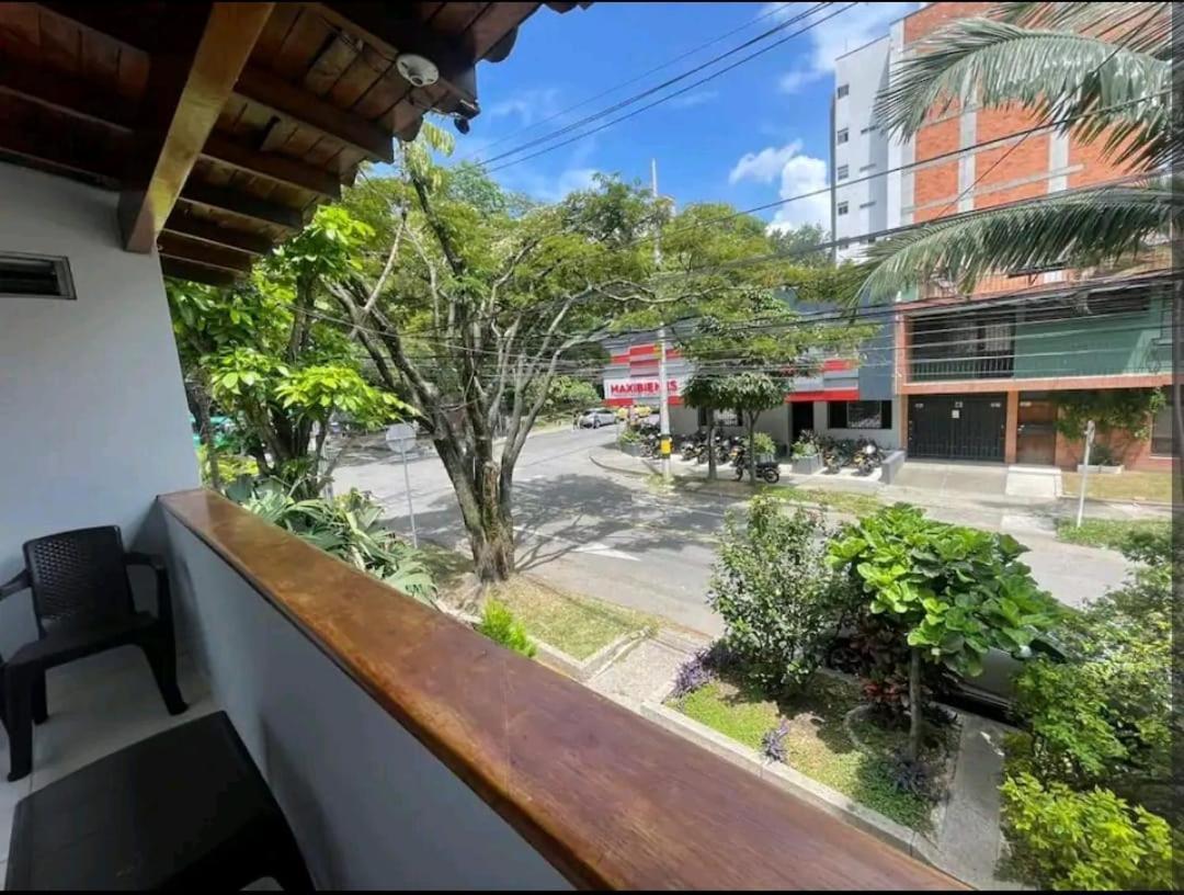 Loft A Media Cuadra De La Estacion Floresta * Medellín