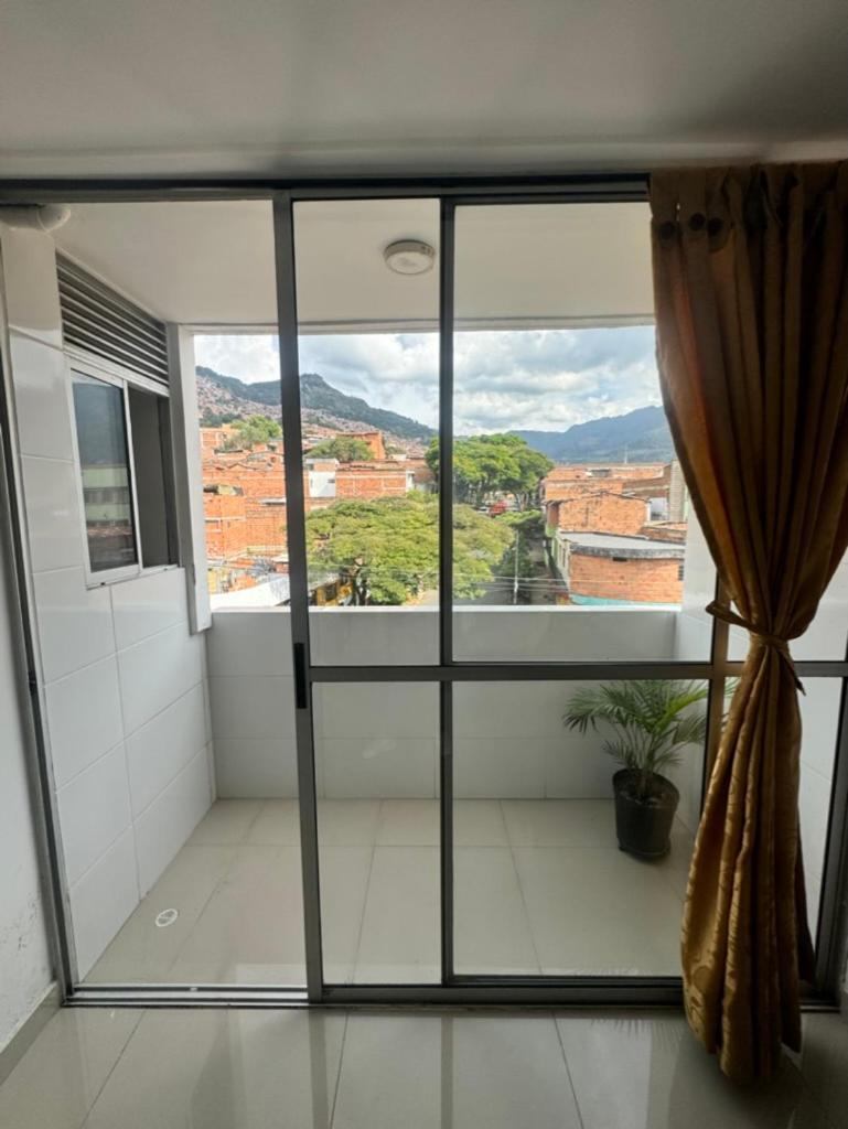 1051 Privado - Ascensor - Internet - Hermosa Vista Apartamento Medellín