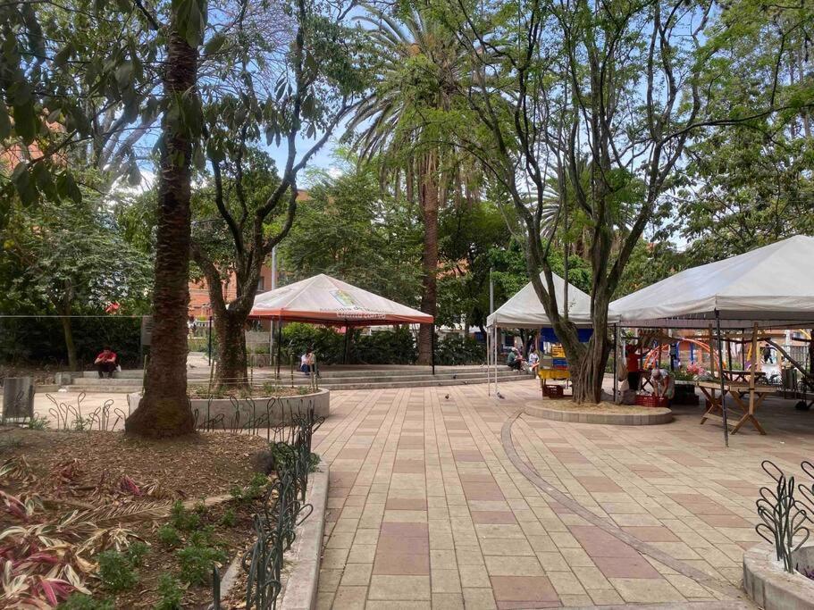 Acogedor Barrio La Floresta Apartamento