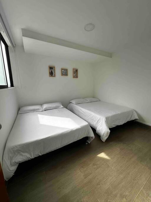 Penthouse W/ Jacuzzi In Lleras Park Apartamento