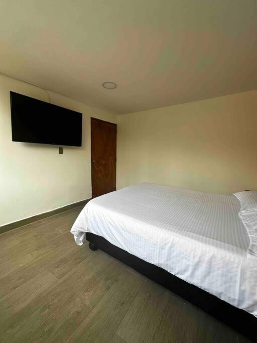 Penthouse W/ Jacuzzi In Lleras Park Medellín