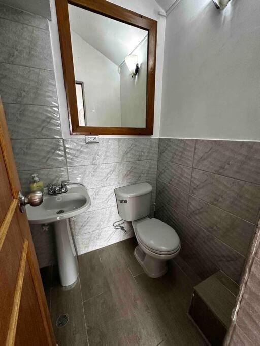 Penthouse W/ Jacuzzi In Lleras Park *