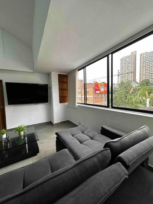 Penthouse W/ Jacuzzi In Lleras Park
