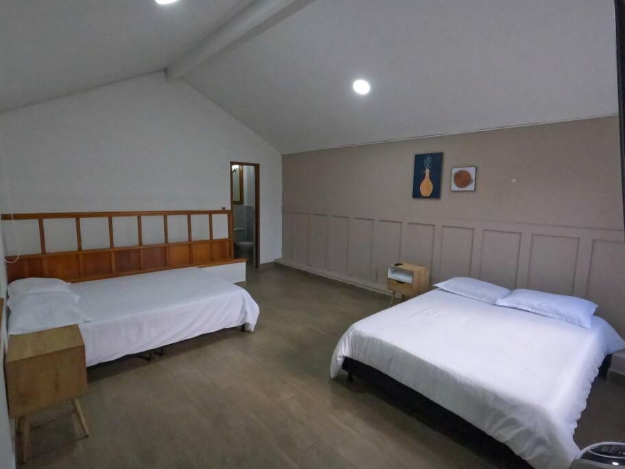 Apartamento Penthouse W/ Jacuzzi In Lleras Park Medellín