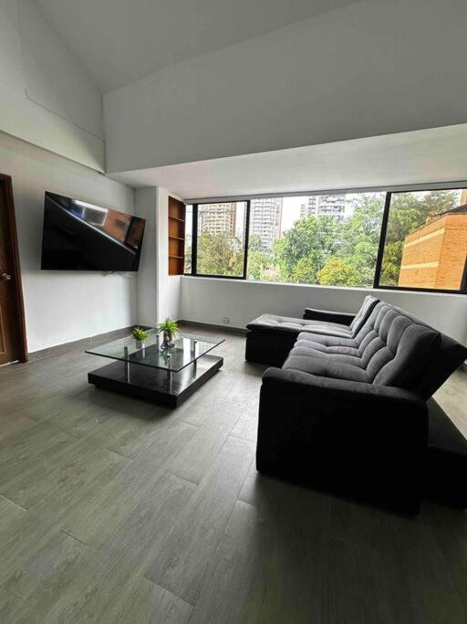 Penthouse W/ Jacuzzi In Lleras Park Medellín