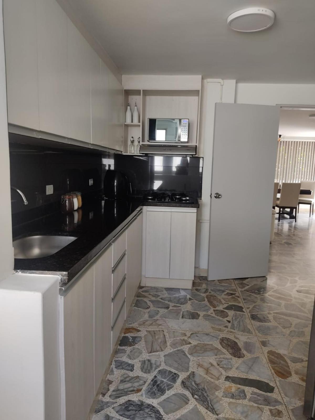El Poblado, La Frontera Apartamento