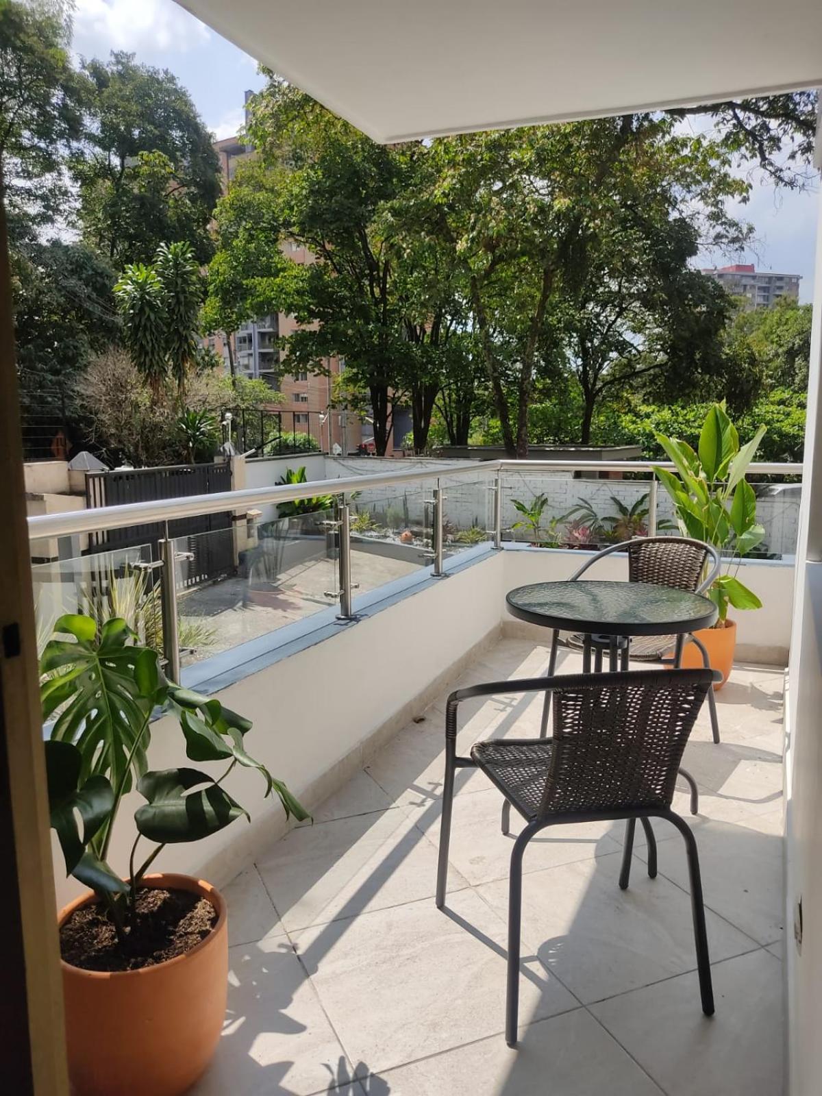 El Poblado, La Frontera * Medellín