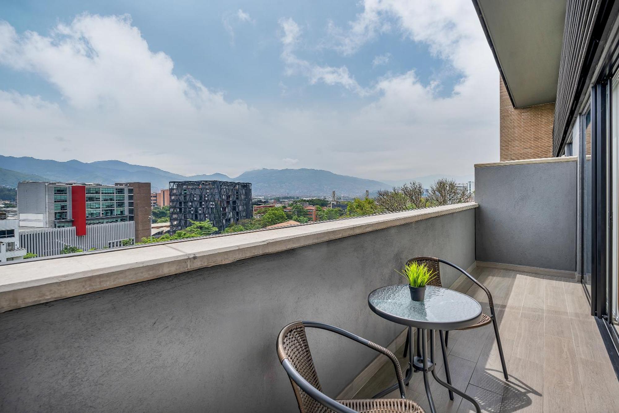 Apartahotel Go Living&suites By Housy Host Medellín