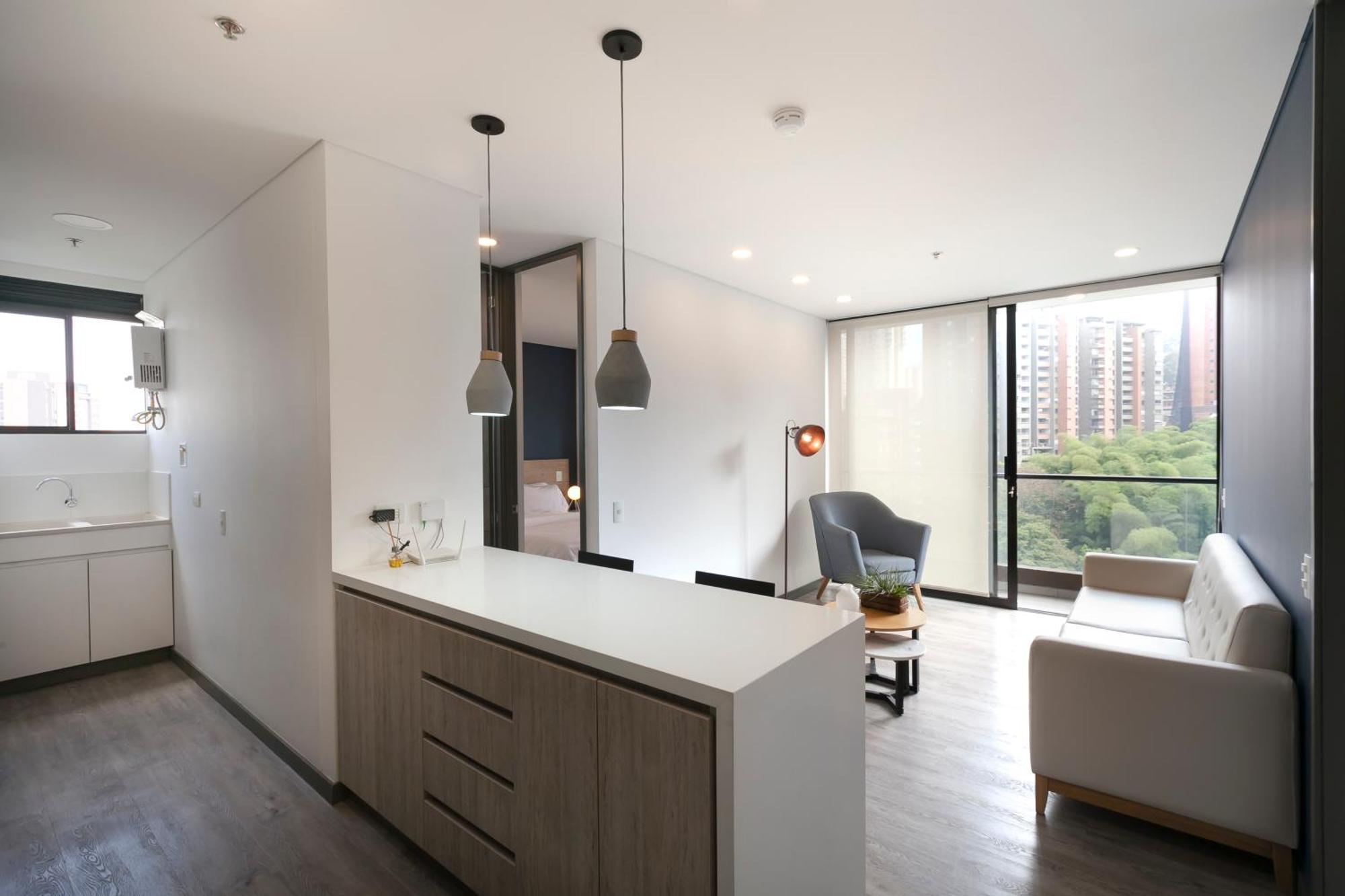 Apartamento Class De De Lujo El Poblado. Excelente Ubicacion