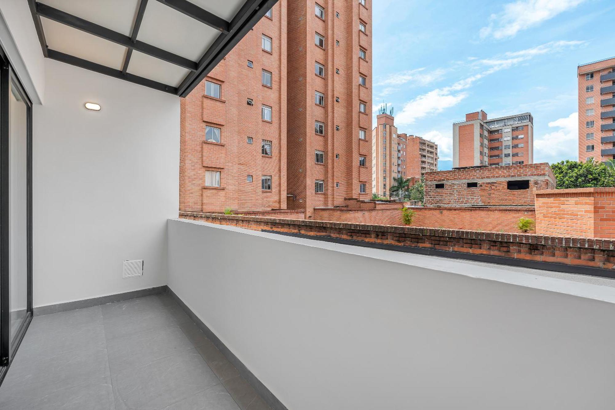 Housy Laureles *