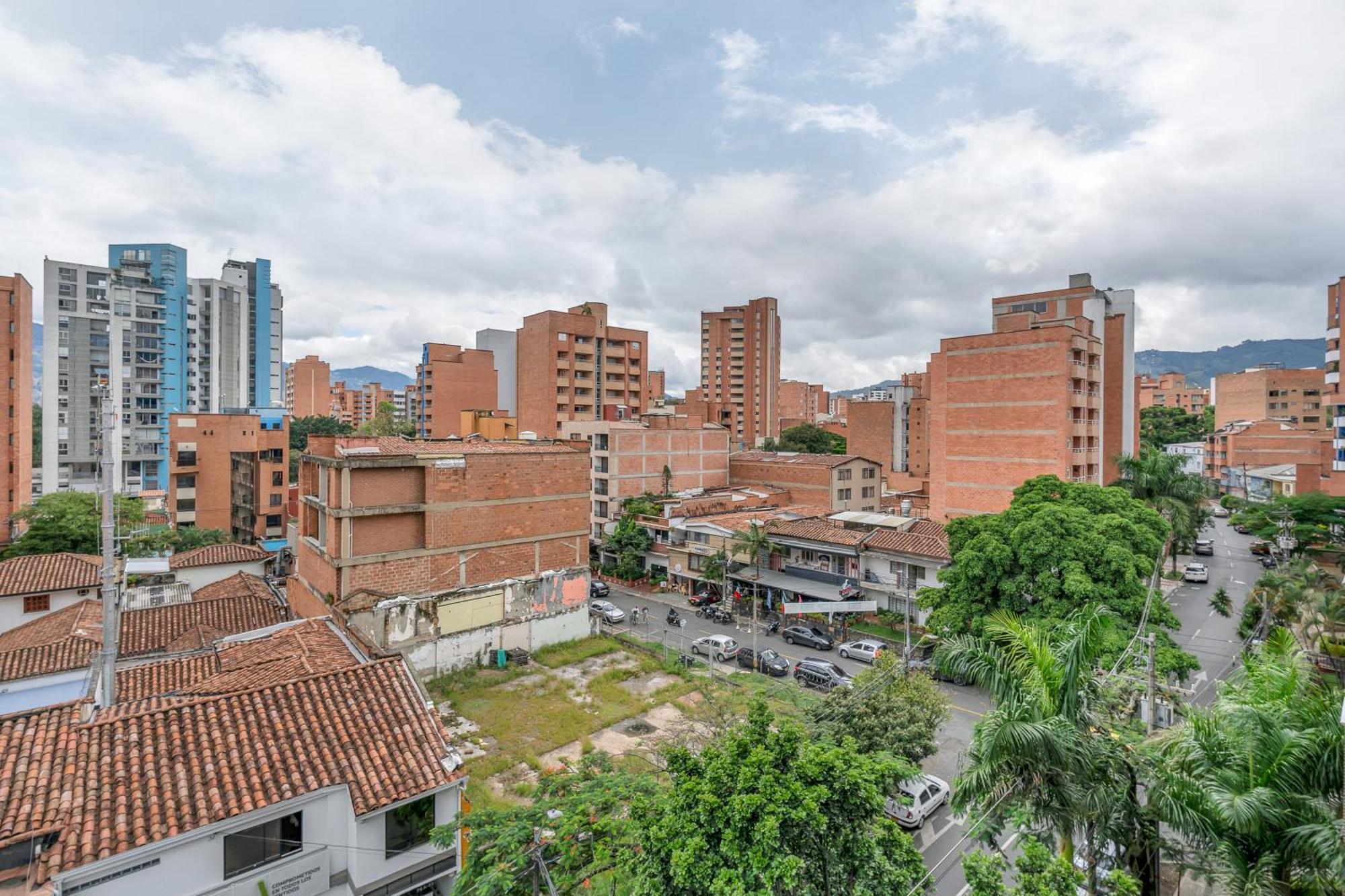 Housy Laureles Apartahotel *