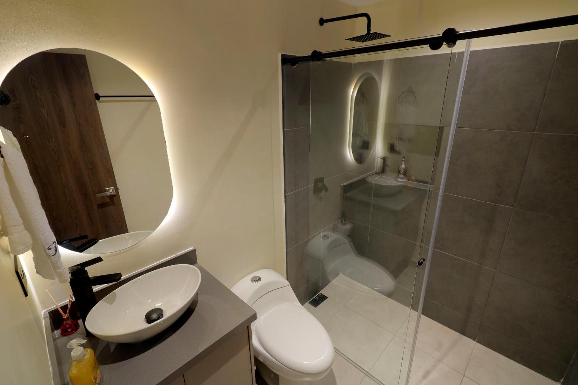Casa Indigo Laureles-estadio Con Jacuzzi Pensión