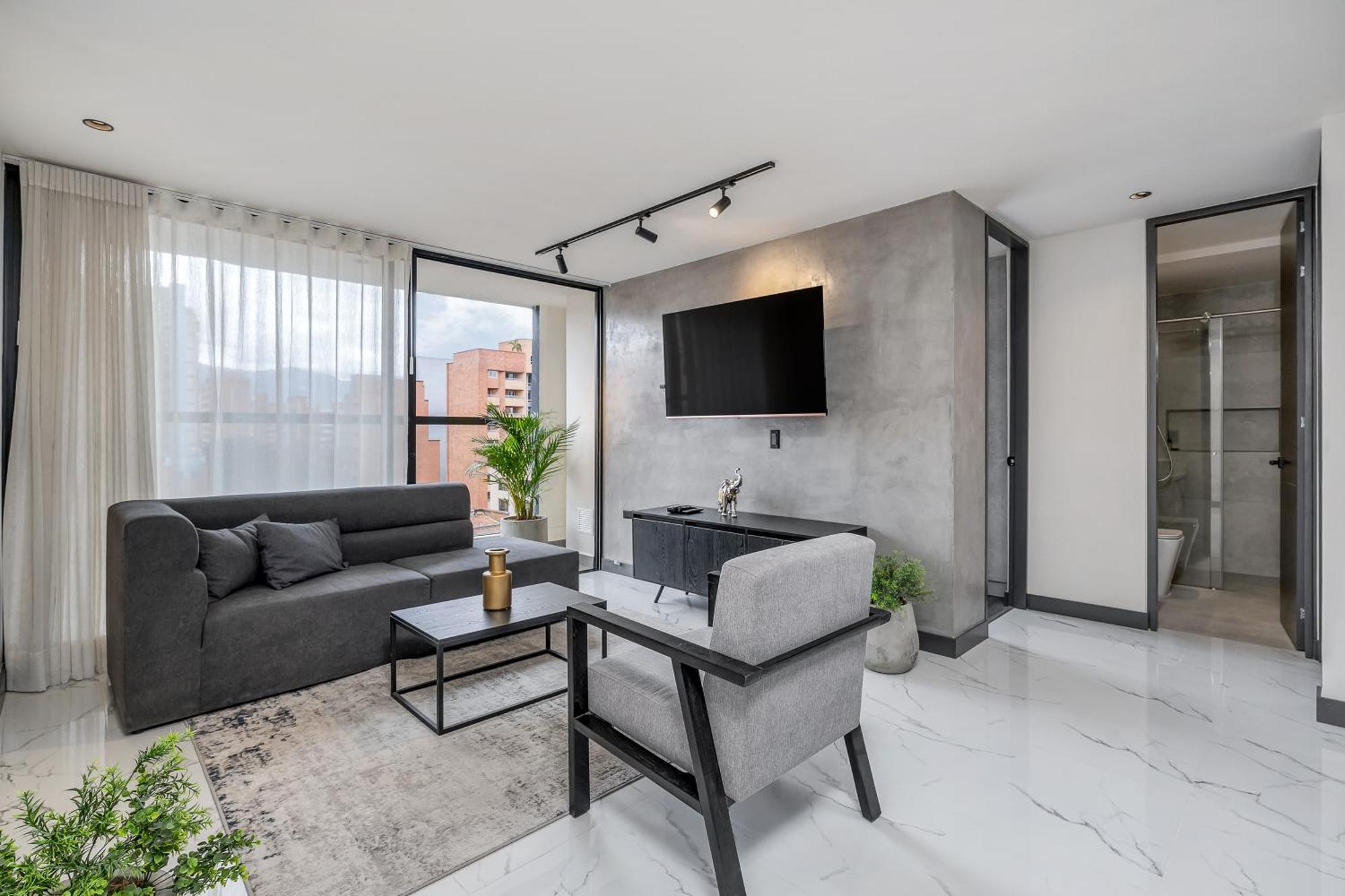 Housy Laureles * Medellín
