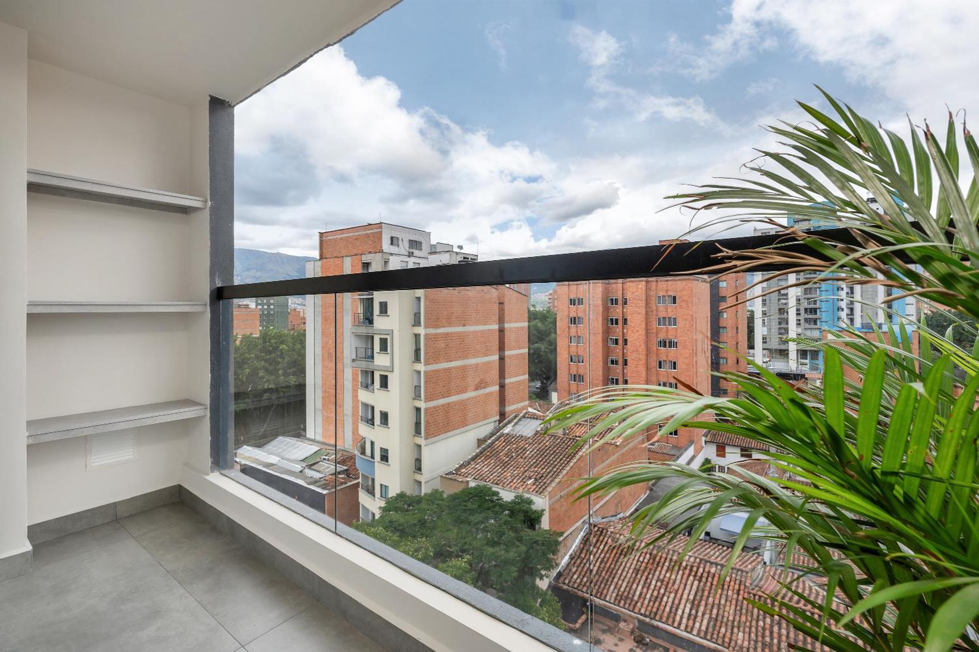 Housy Laureles * Medellín