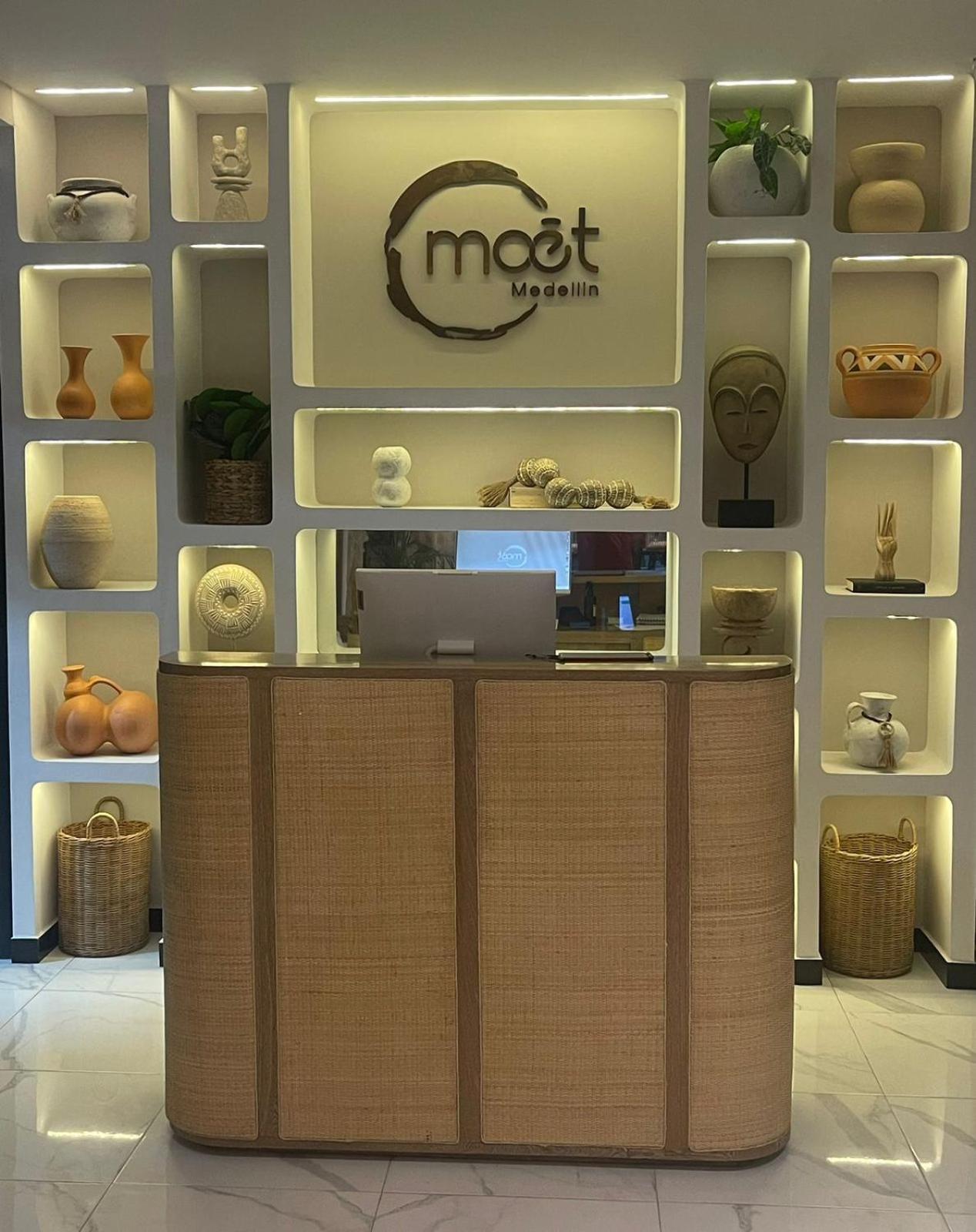 Moet