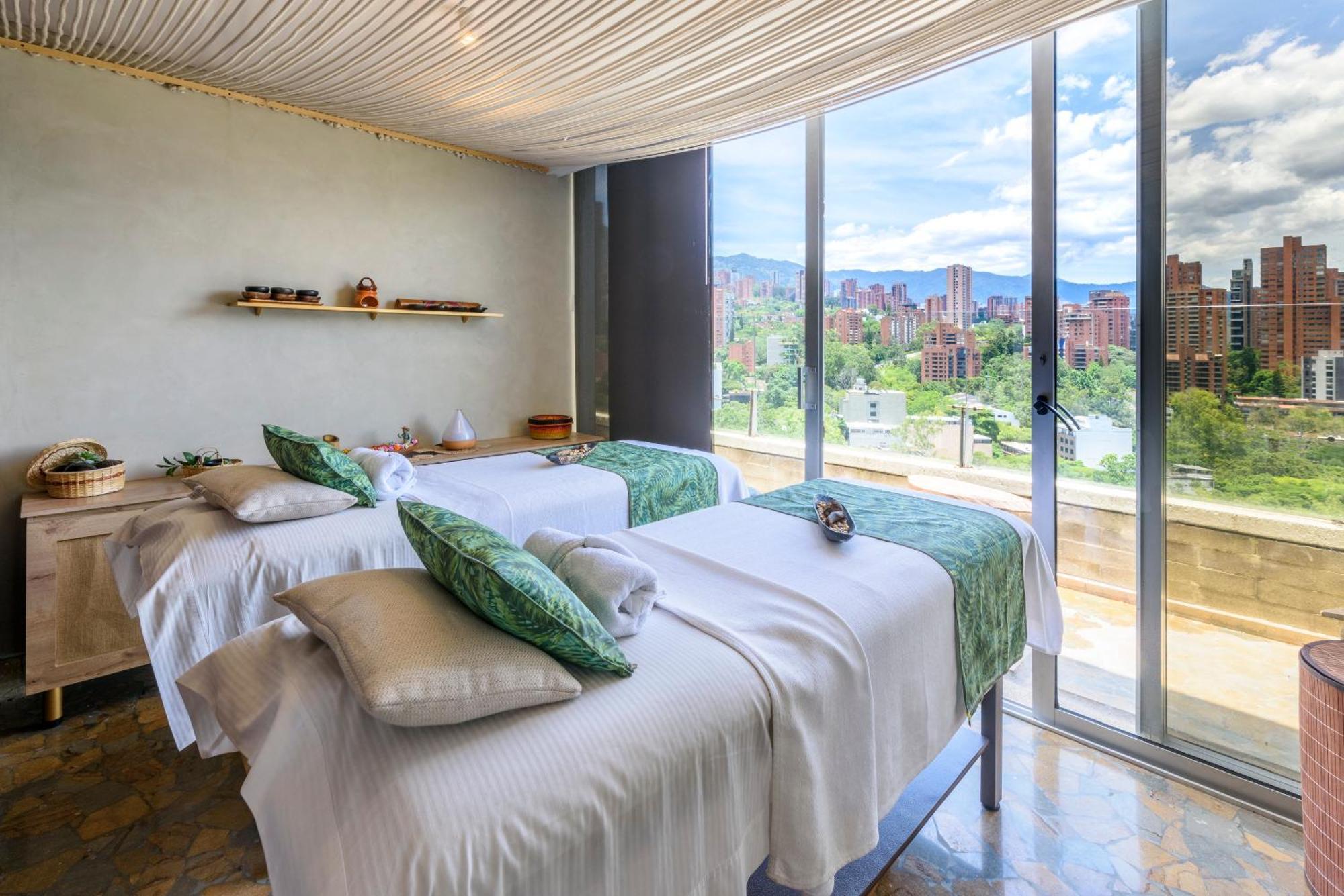 Diez Categoría Colombia Hotel 5*