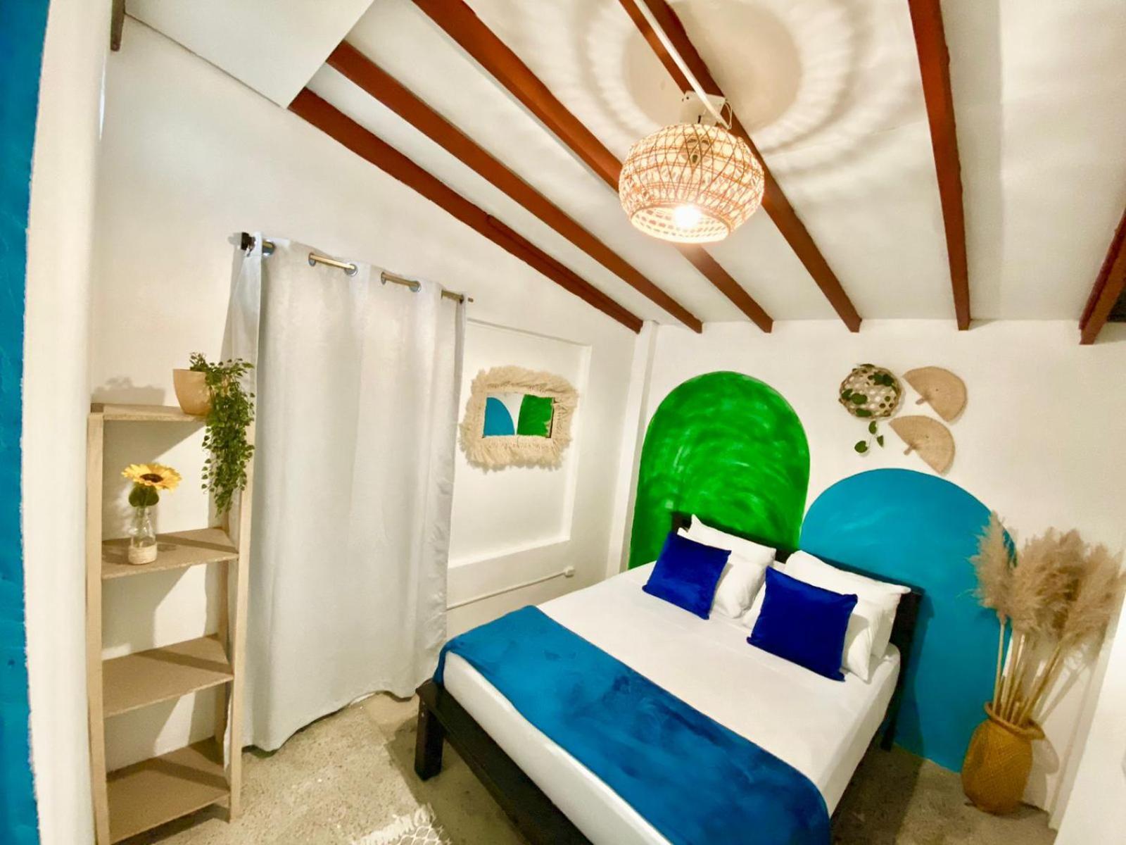 Hostal Spring