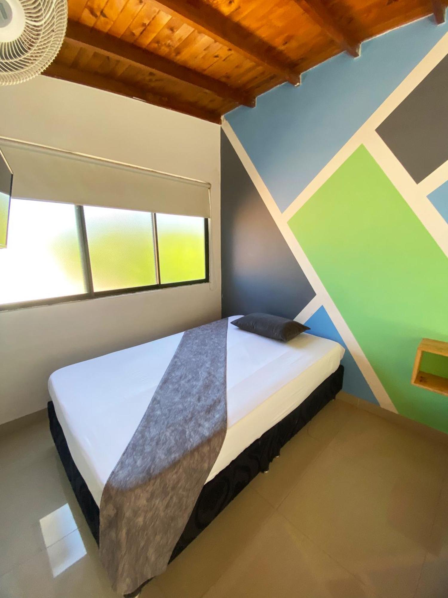 33 Bulerias 3* Medellín