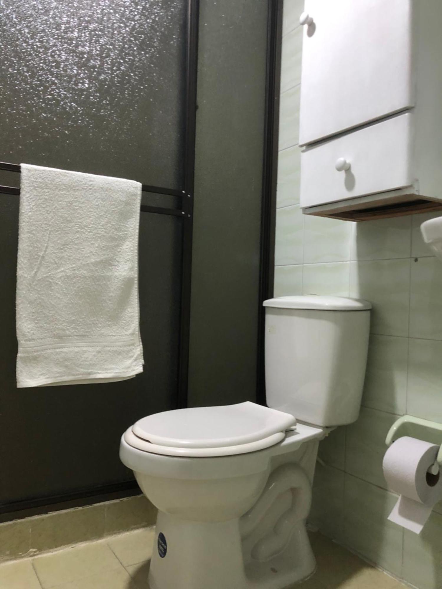 Apartamento Comodo En Laureles, Grande , Centrico , Bien Ubicado Apto303 * Medellín