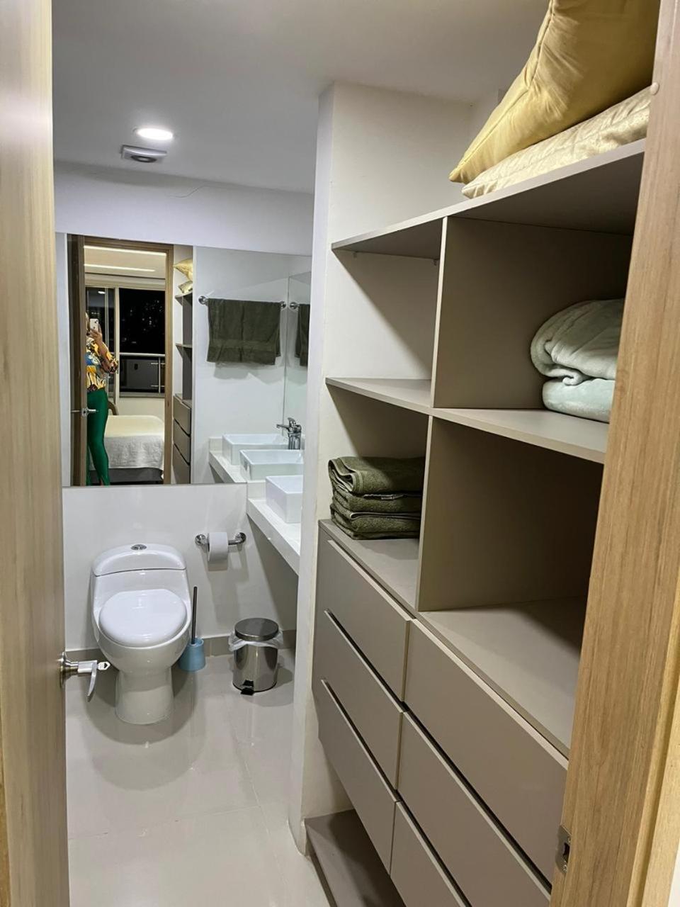 Apartamento Conquistadores Cerca A Plaza Mayor Medellín