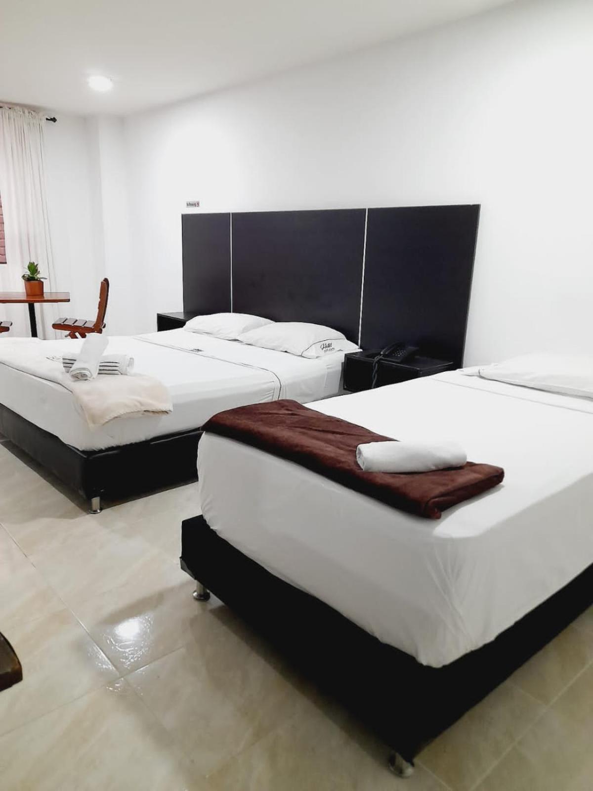 Saint John Hotel 3*