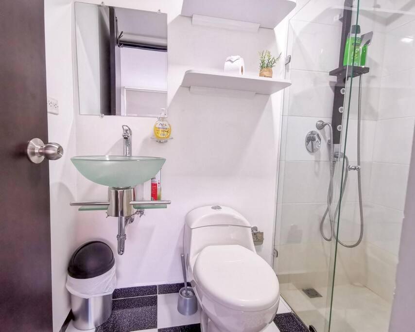 Apartamento Medellin, Poblado. Perfect For Travel And Work. *