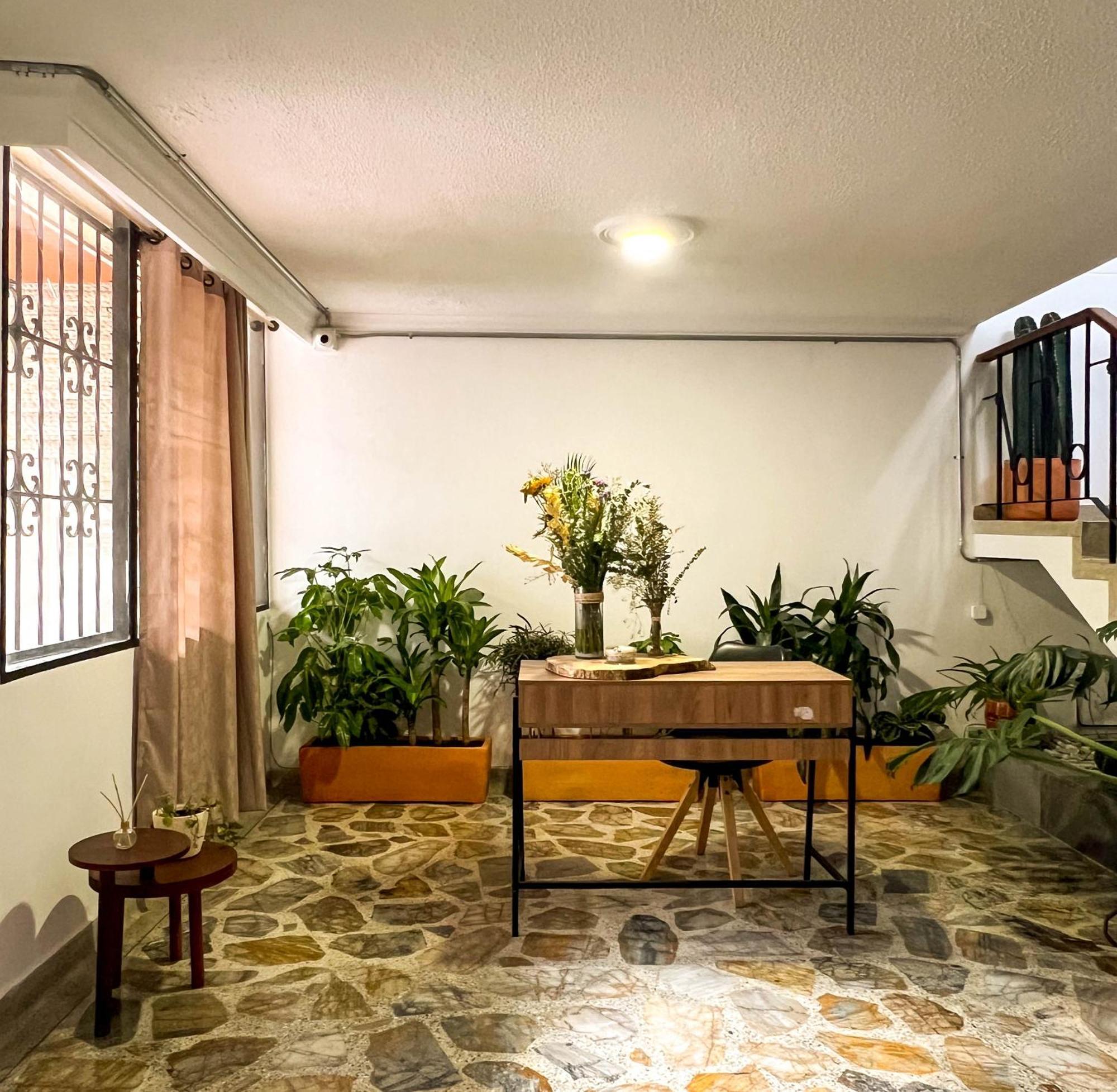 Apartamento Spacious Balcony Inside Your Own Private Medellín