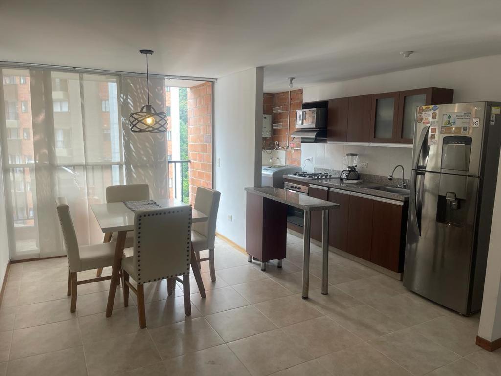Apartamento 70m2 Ubicacion Estrategica Cerca Al Poblado 3020 Apartment