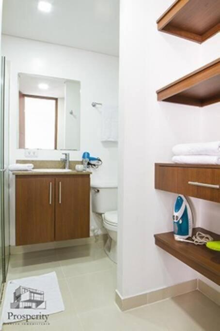 Apartamento 70m2 Ubicacion Estrategica Cerca Al Poblado 3020 Apartment