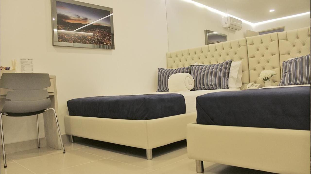 Leuroz Hotel 4*