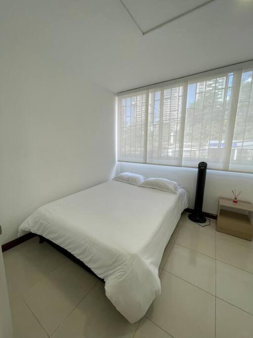 Apartamento W/ Jacuzzi Location/ Parque Lleras