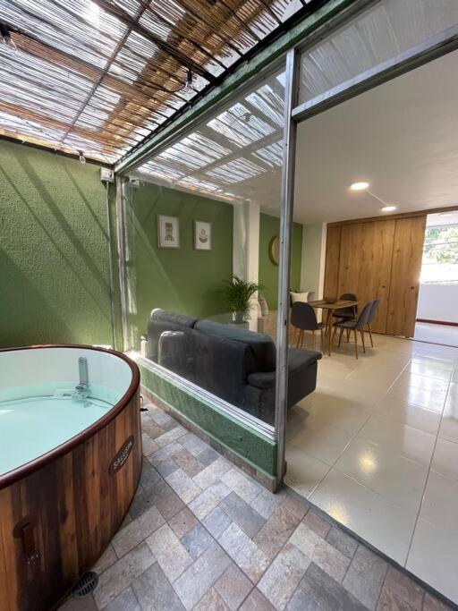 W/ Jacuzzi Location/ Parque Lleras * Medellín