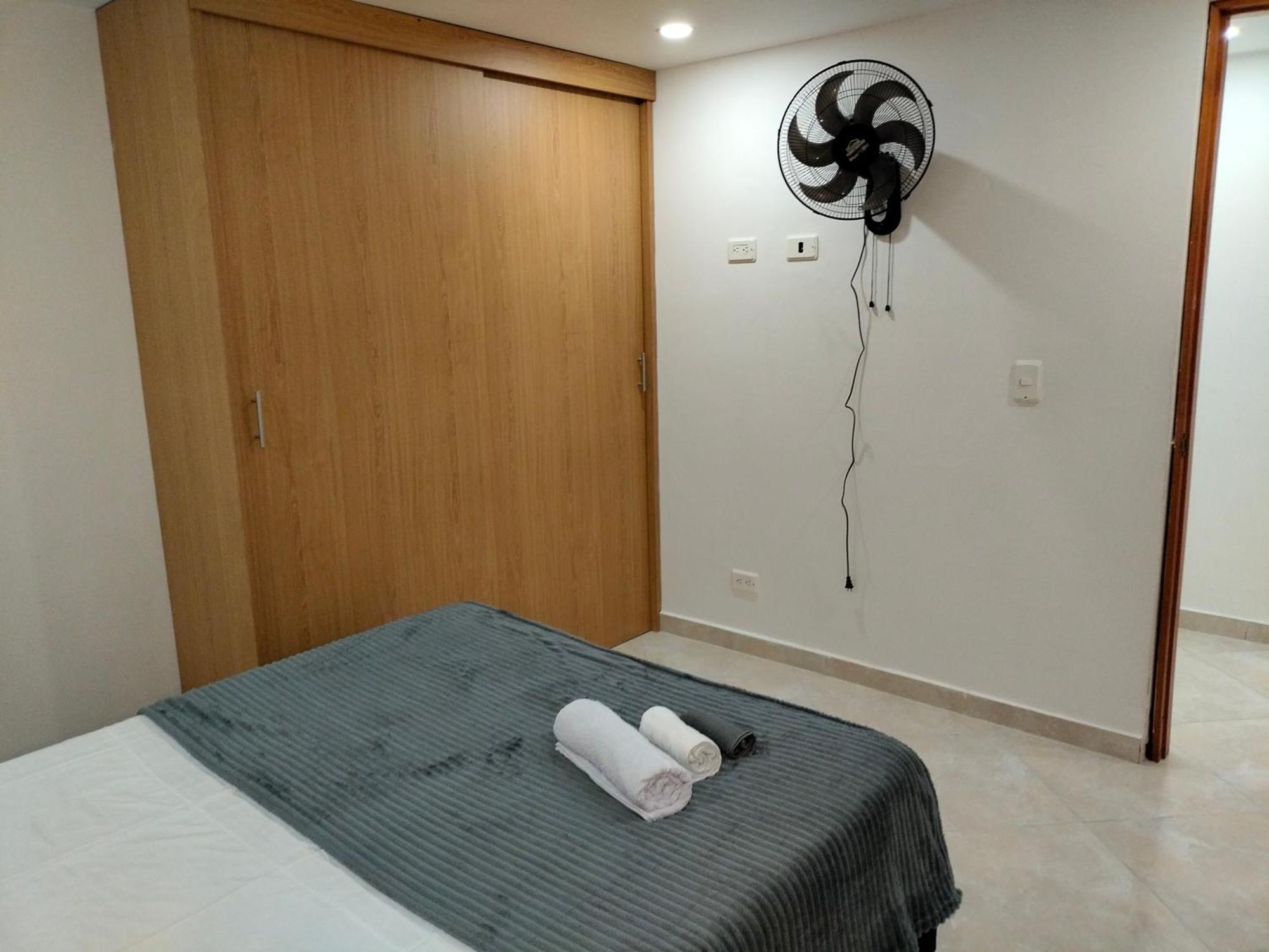 Exclusivo Apto Lujoso Central, Sereno Y Comodo Apartamento Medellín