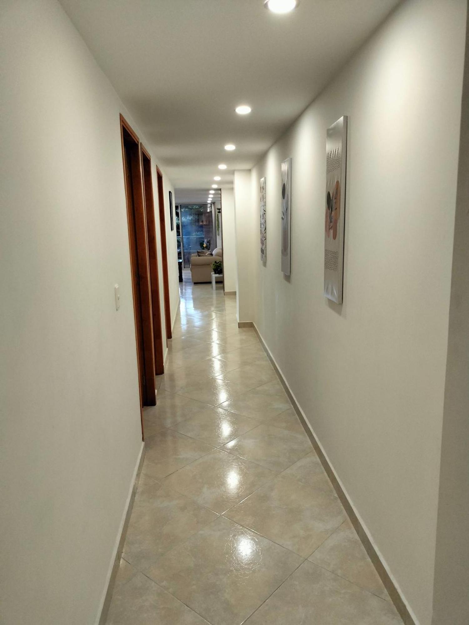 Apartamento Exclusivo Apto Lujoso Central, Sereno Y Comodo