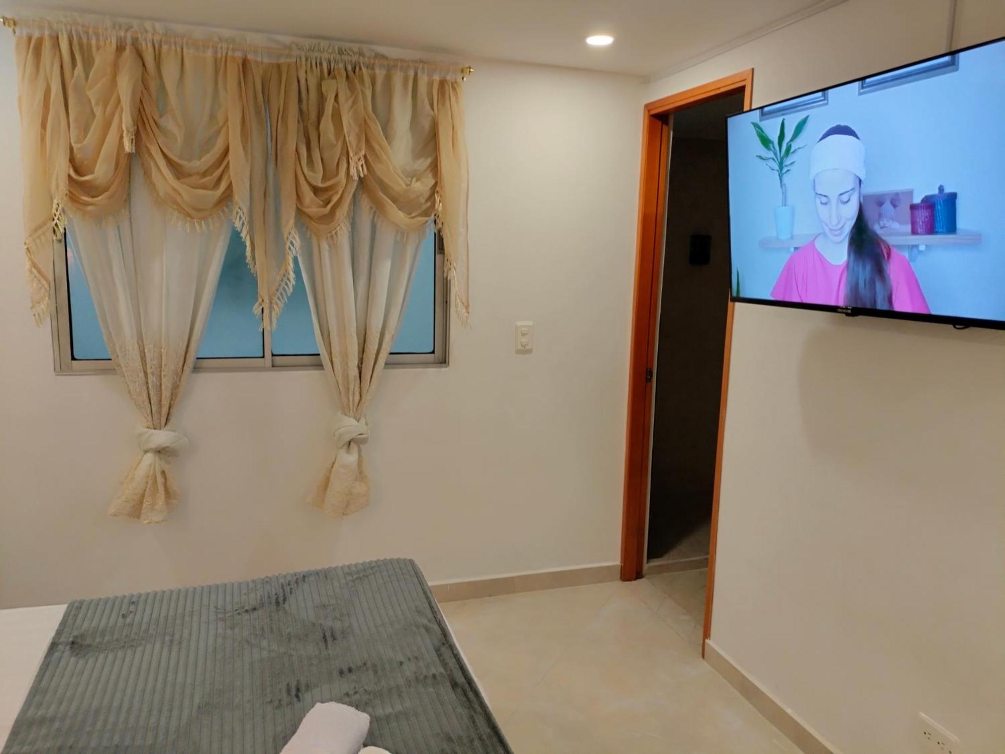 Exclusivo Apto Lujoso Central, Sereno Y Comodo Apartamento Medellín