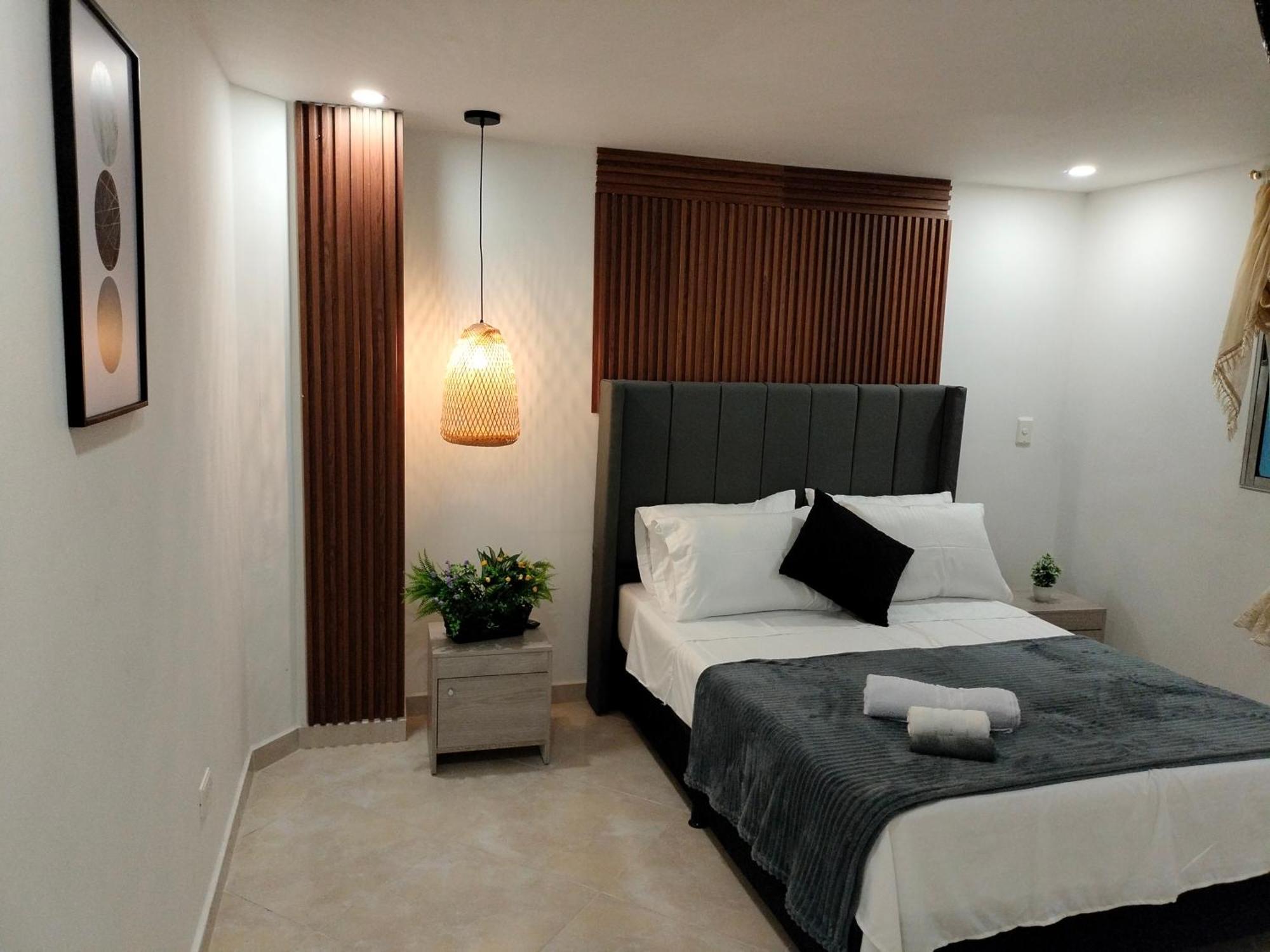 Exclusivo Apto Lujoso Central, Sereno Y Comodo Apartamento Medellín