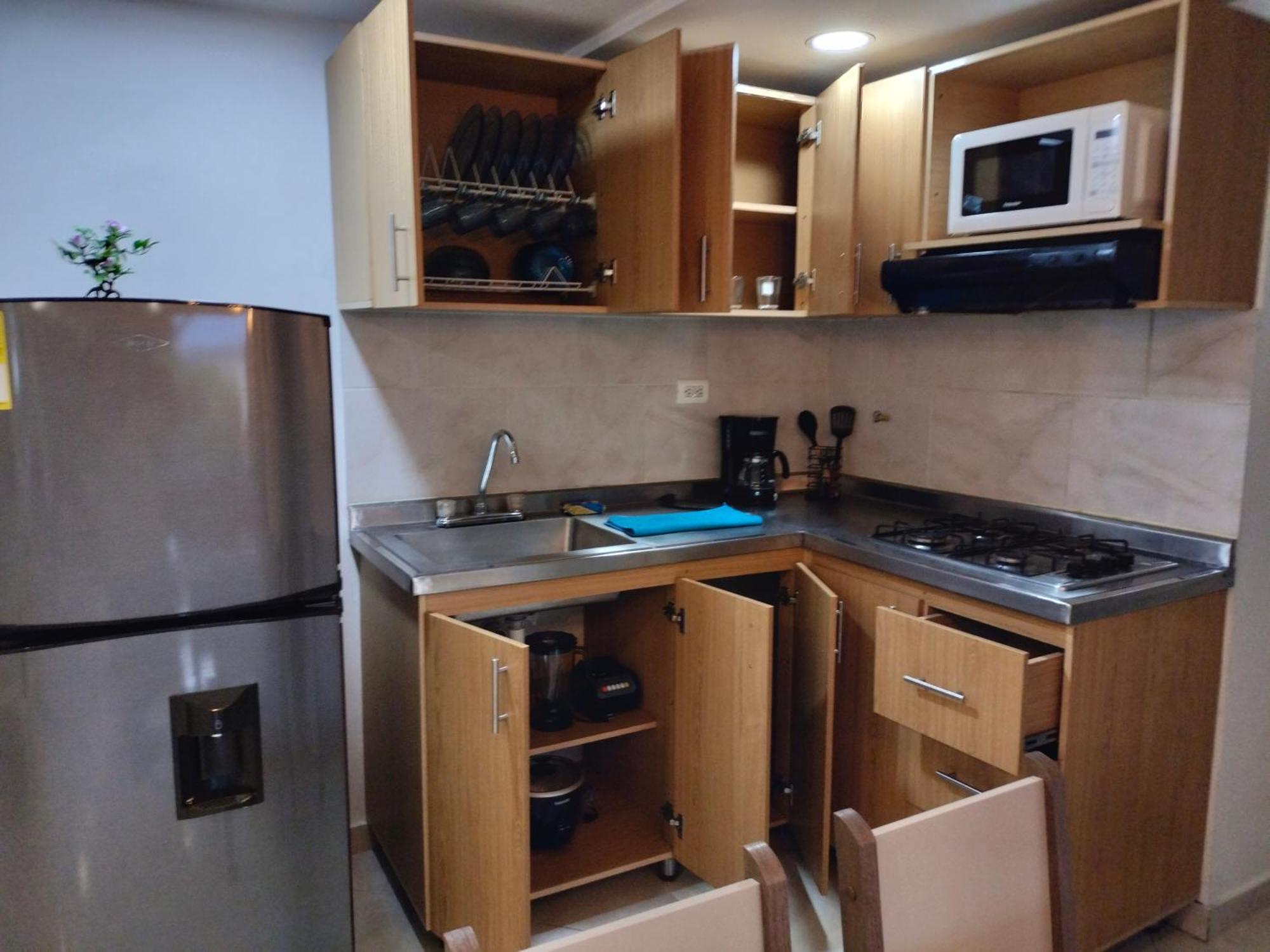 Exclusivo Apto Lujoso Central, Sereno Y Comodo Apartamento Medellín