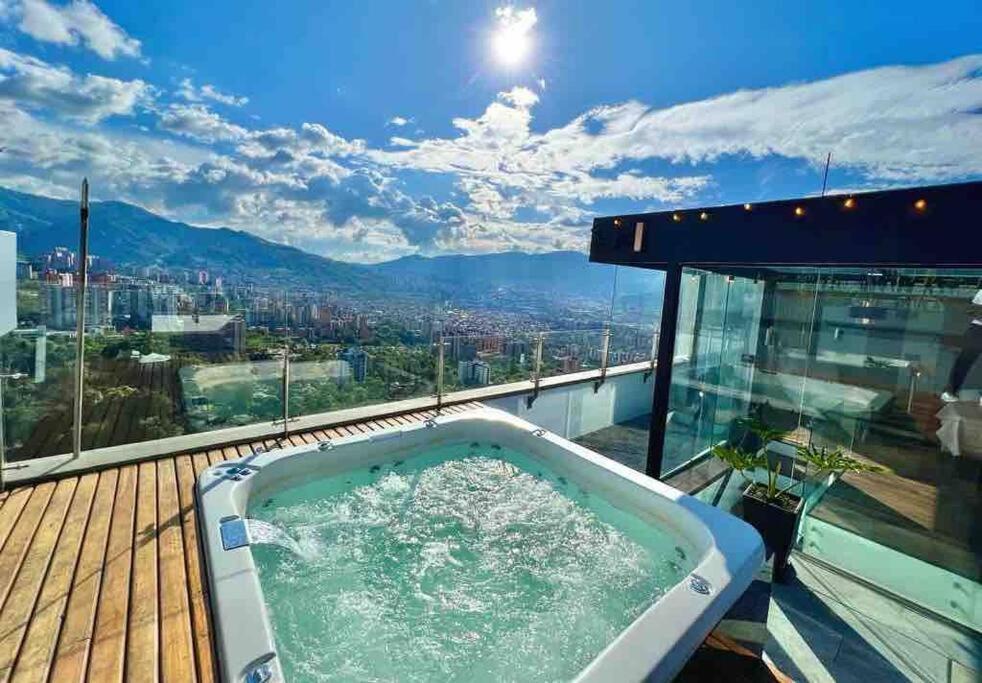 Penthouse Luxurytravelhome Poblado Apartamento Medellín