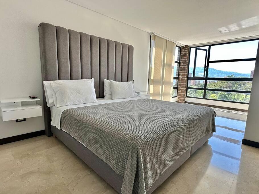 302 Spacious View In El Poblado