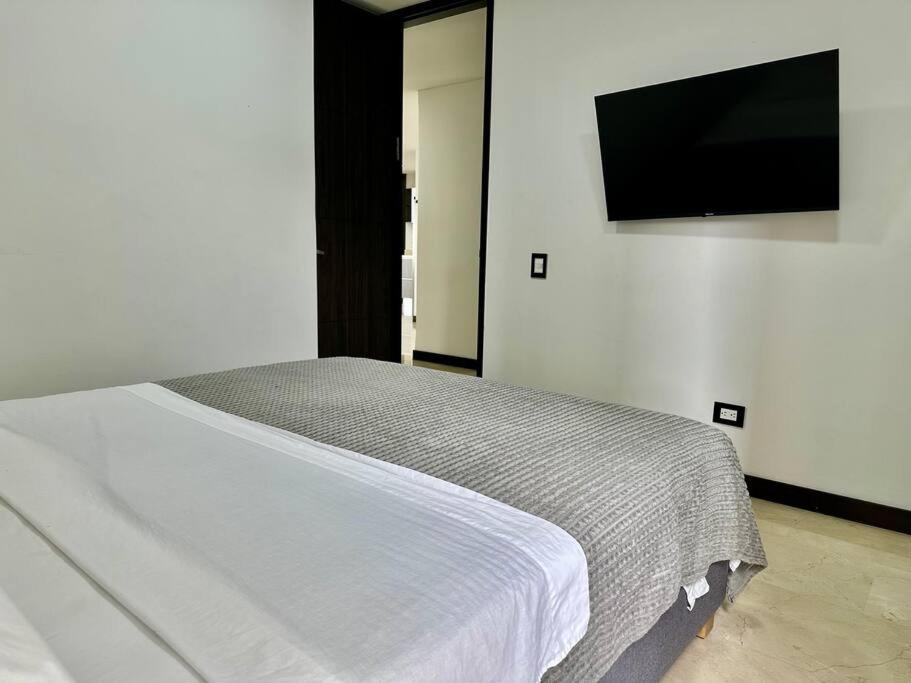 302 Spacious View In El Poblado *