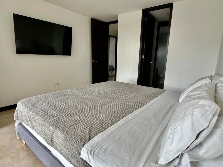 Apartamento 302 Spacious View In El Poblado Medellín