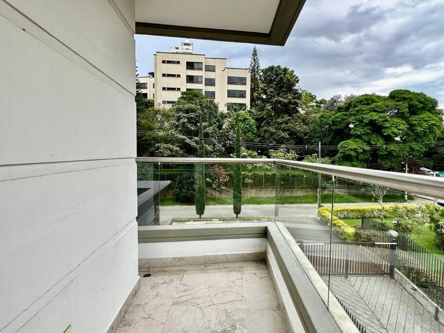 302 Spacious View In El Poblado Apartamento *
