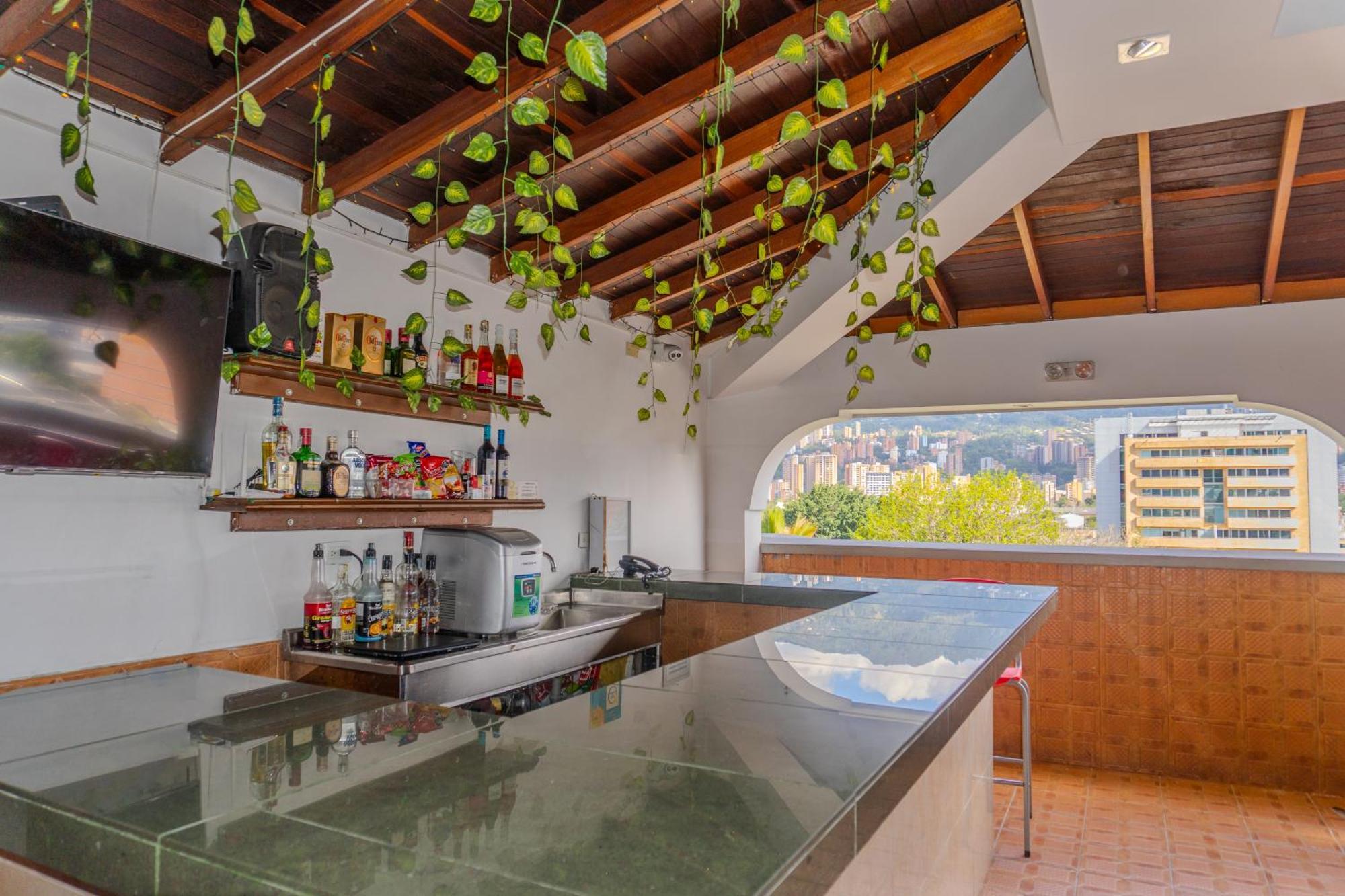 Hotel Alcaravan Medellin
