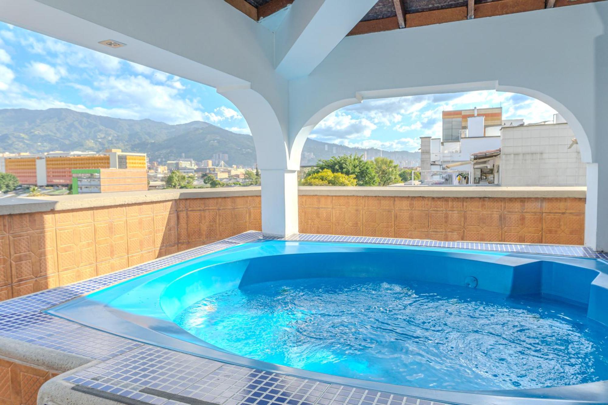 Alcaravan Medellin